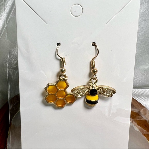 Bee Honeycomb Earrings - Picture 2 of 4